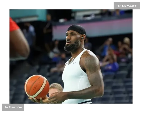 詹姆斯主动降低球权占有率 保留体力专注于防守端贡献